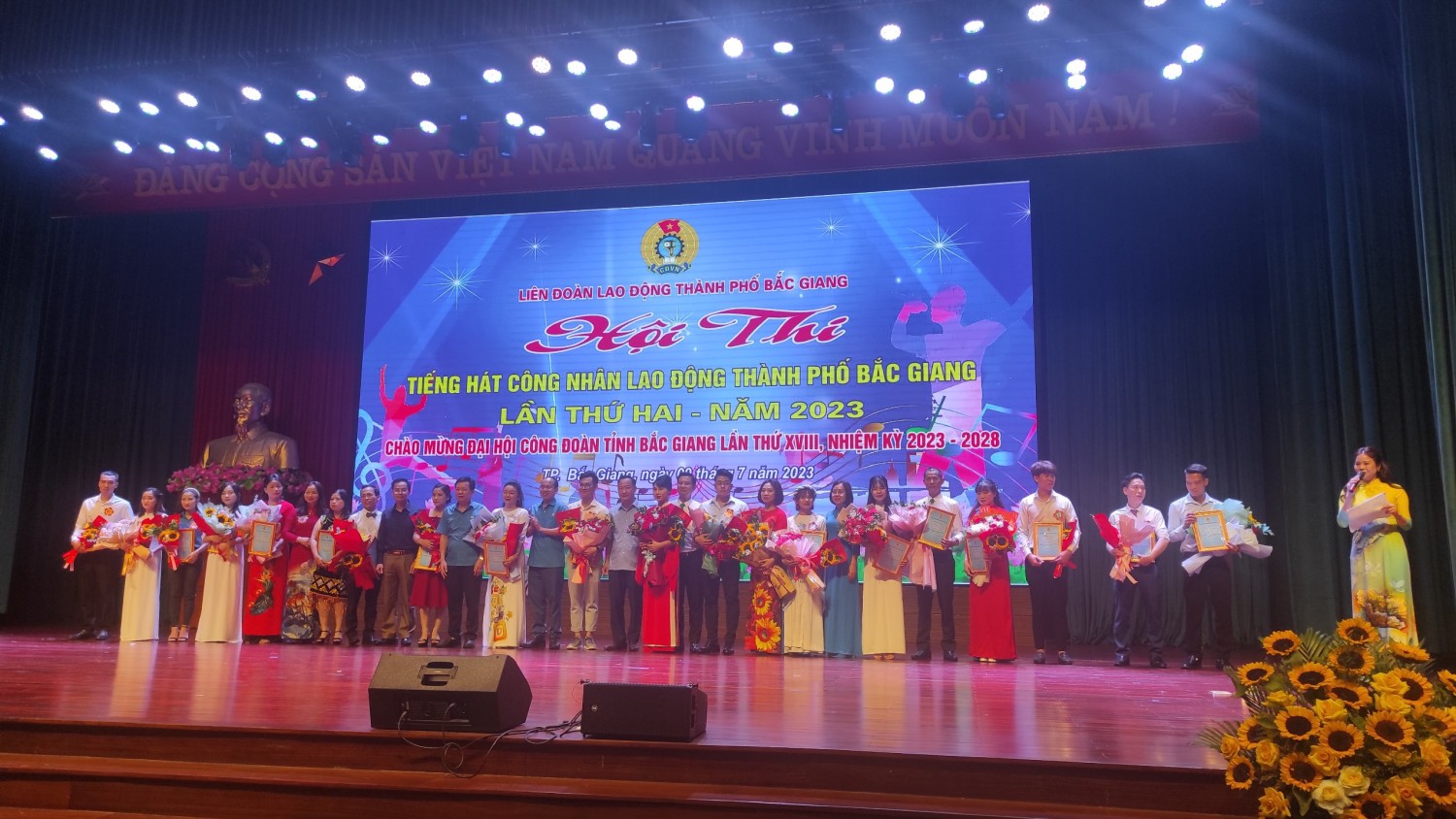 Tham gia Hội thi “Tiếng hát công nhân lao động thành phố Bắc Giang” lần thứ hai - năm 2023.