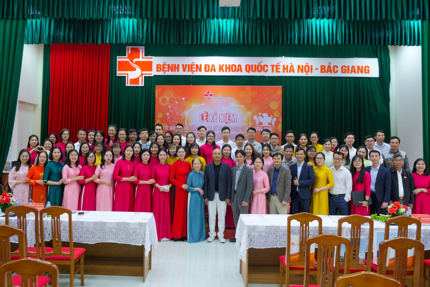 Lễ kỷ niệm 17 năm thành lập Công ty Cổ phần Y dược Tân Trường Sinh